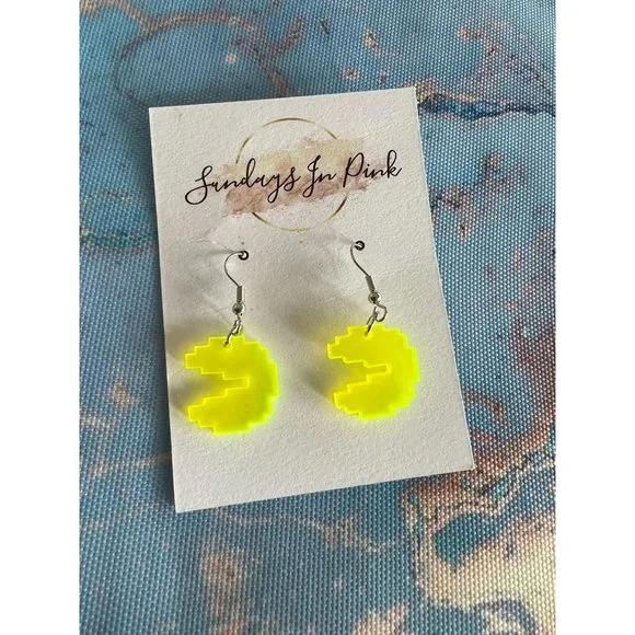 PAC-MAN Yellow Video Game Acrylic Drop Earrings NEW - Picture 1 of 3